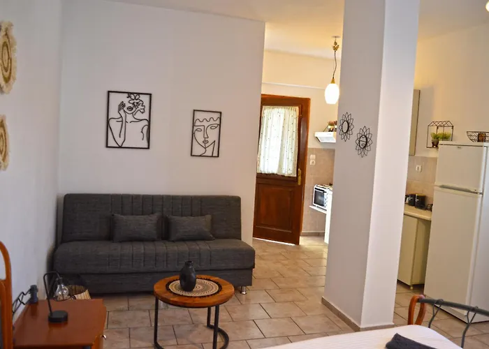 Almyra Semesterbostad *